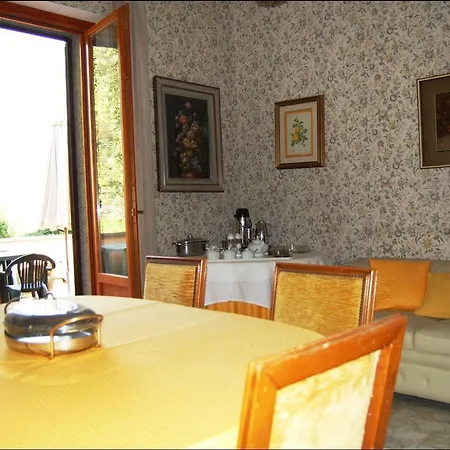 Sleeps 8 Pool Wifi Vila